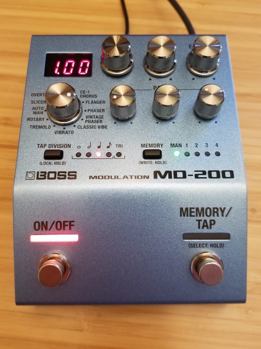 BOSS MD-200 Modulation CE-1 Chorus Flange Phase Vibe Vibrato Trem Rotary Slicer Auto Wah Overtone