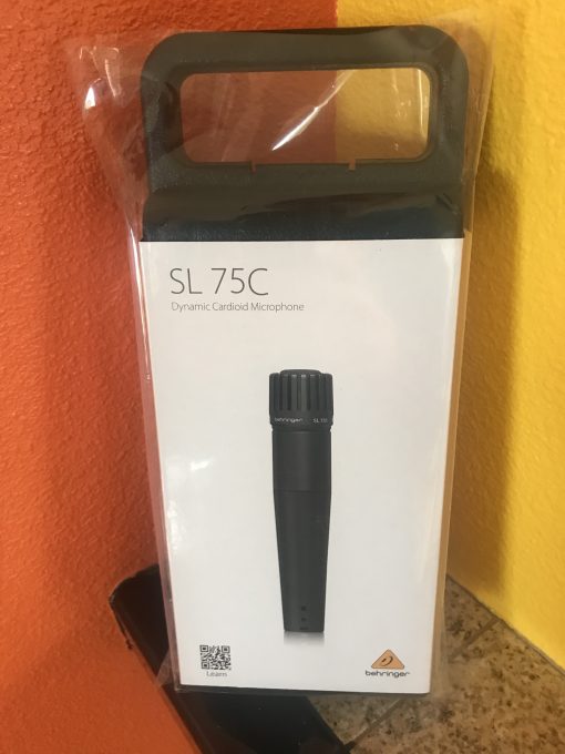 SL 75C Dynamic Cardioid Microphone Classic SM Behringer w/ hard shell case & mic clip