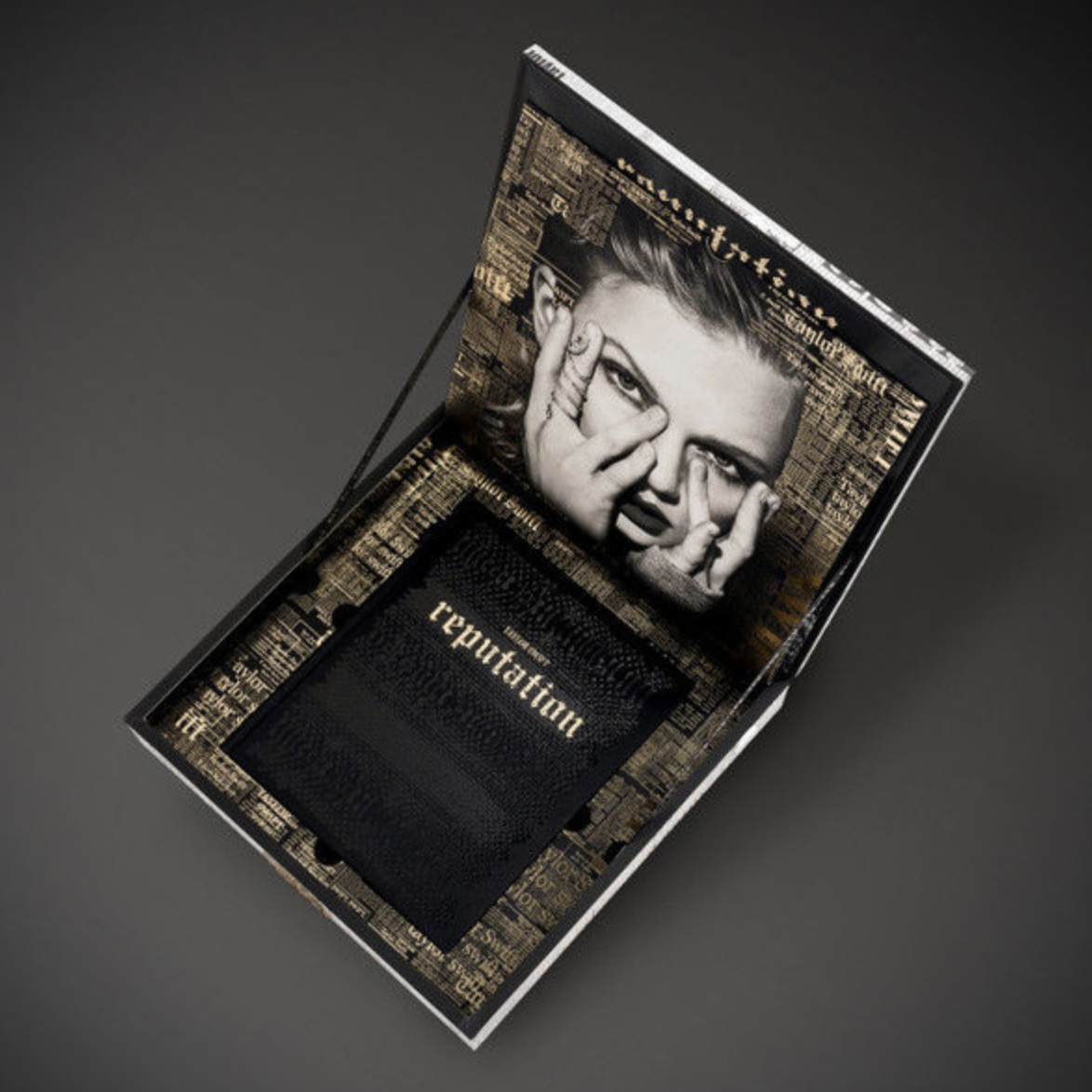 再々値下げ【Taylor Swift】Reputation VIPツアー BOX Taylor Swift Reputation Tour VIP Box - ALL items (+2 rep