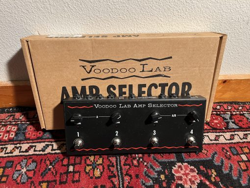Voodoo Lab Amp Switcher Amp Selector - 2 In - 4 Out / No Hum or Tone Loss w/box