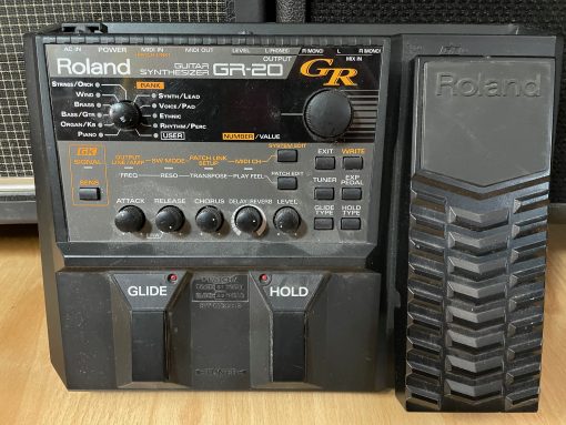 Roland GR-20 Guitar Synthesizer w/ Power Supply