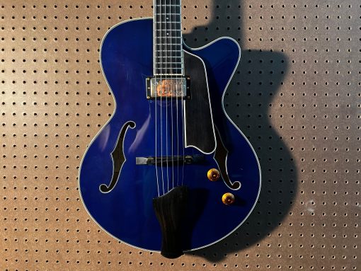 Eastman T145 SM - Archtop Jazz Guitar - Blue - Flight OHSC / 4 lb 11 oz !