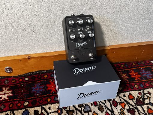 UAFX UA Universal Audio Dream '65 Reverb Amplifier Guitar Pedal - amp cabinet sim