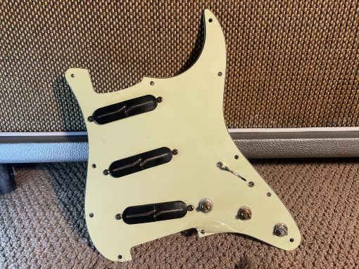 Fralin Vintage Split-Blade Loaded Stratocaster Pickguard - Mint - Blender Pot