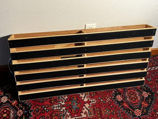 Large Pedalboard 36" x 18" x 4.75" = Light Pine with Handles / 6 pounds