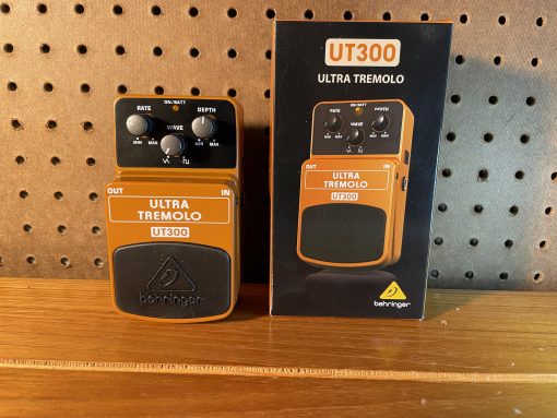 Behringer UT300 Ultra Tremolo Guitar Effects Pedal