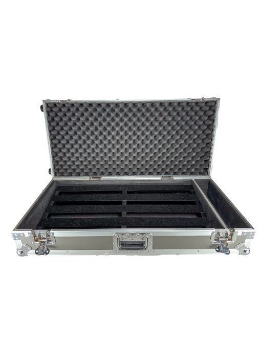 Pedaltrain PT-PRO Pedalboard 32"x16" w/ Touring Case, Storage Compartment