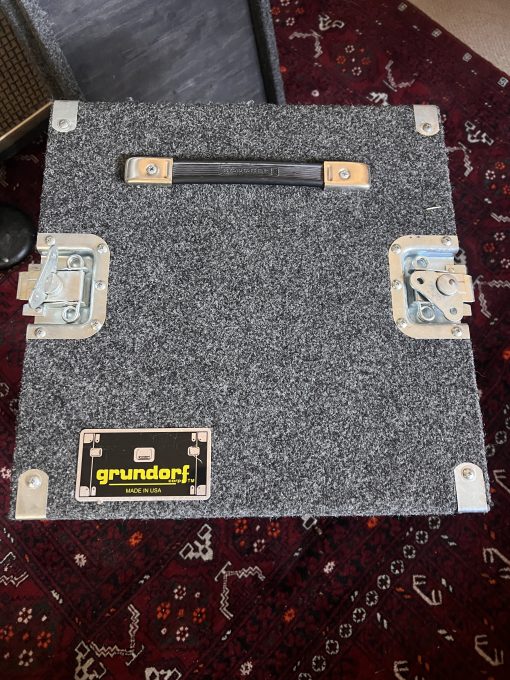 NOS Grundorf 8U Rack - Grey Shag Carpet