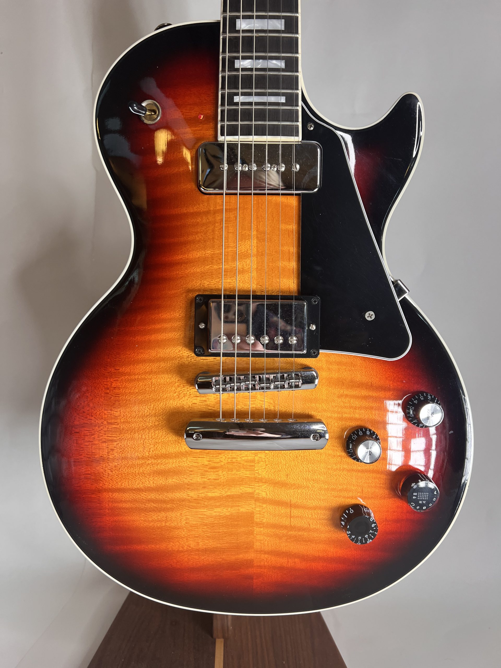 Gibson Les Paul Standard Limited Edition Fireball 2011 P90 Hum Piezo Tunings - Image 11