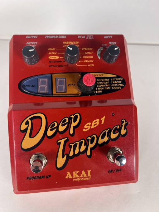 Akai Deep Impact SB1 – Legendary Synth Bass Multi-Effect Pedal / Damian Erskine Collection